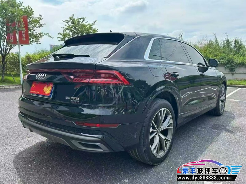 22年奥迪Q8轿车抵押车出售