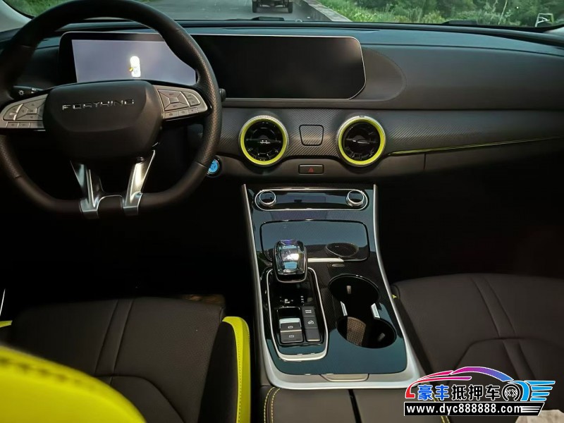 25年东风雷霆轿车抵押车出售