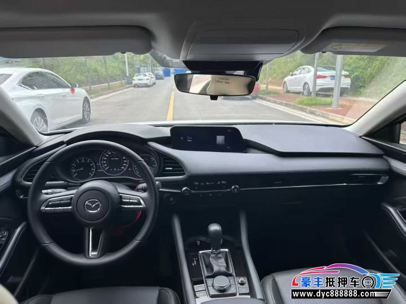 25年马自达昂克赛拉轿车抵押车出售