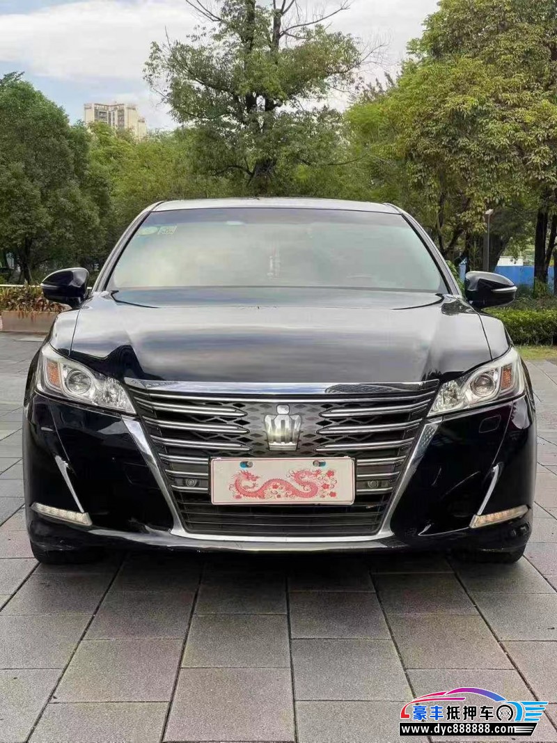 18年丰田皇冠轿车抵押车出售