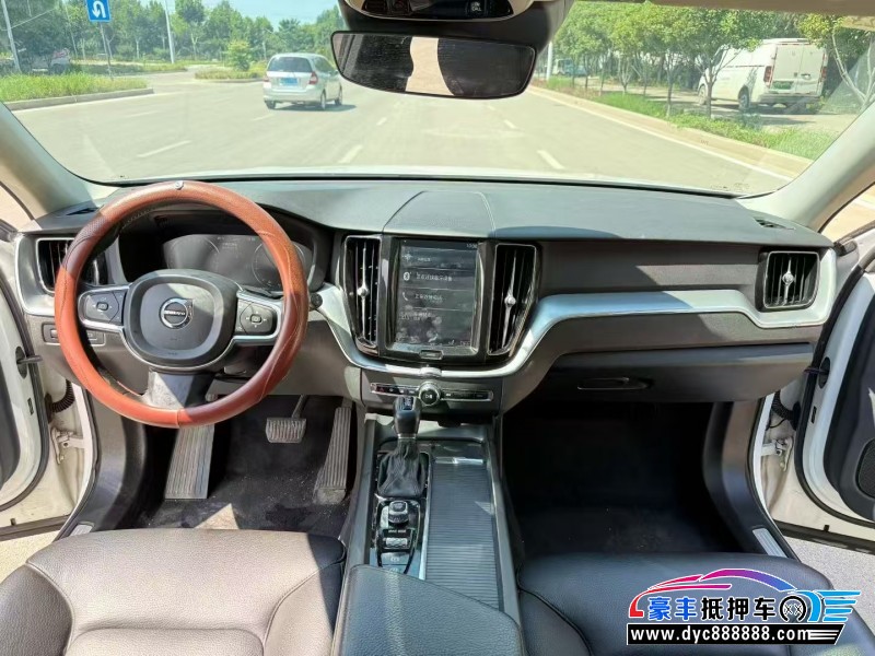19年沃尔沃XC60SUV抵押车出售