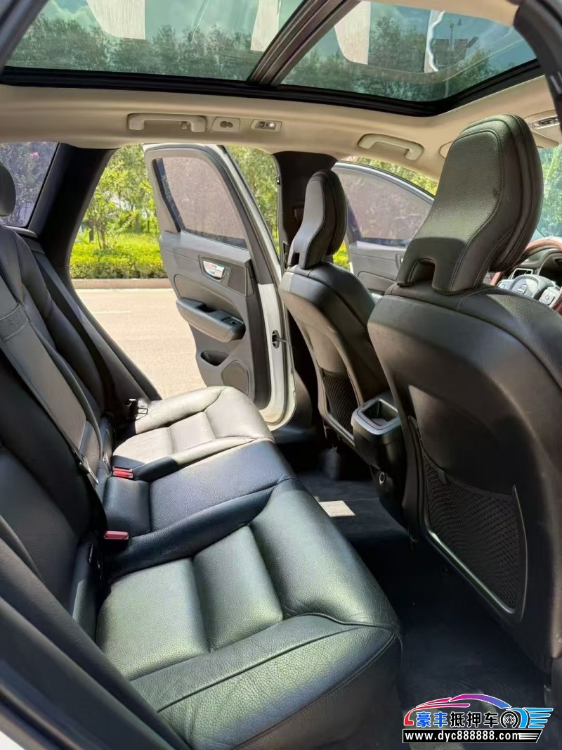 19年沃尔沃XC60SUV抵押车出售