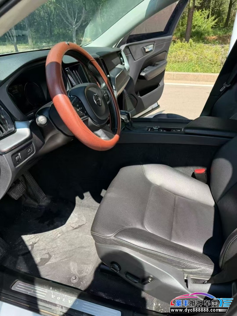 19年沃尔沃XC60SUV抵押车出售