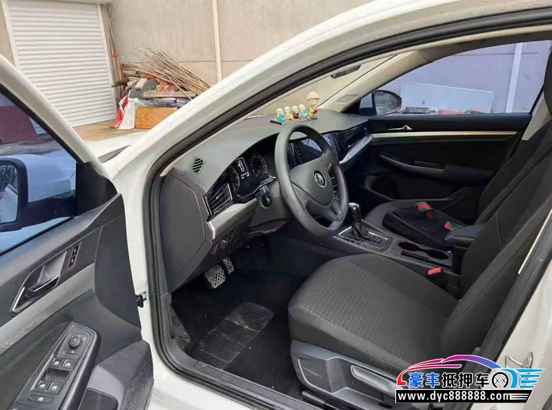 19年大众宝来轿车抵押车出售