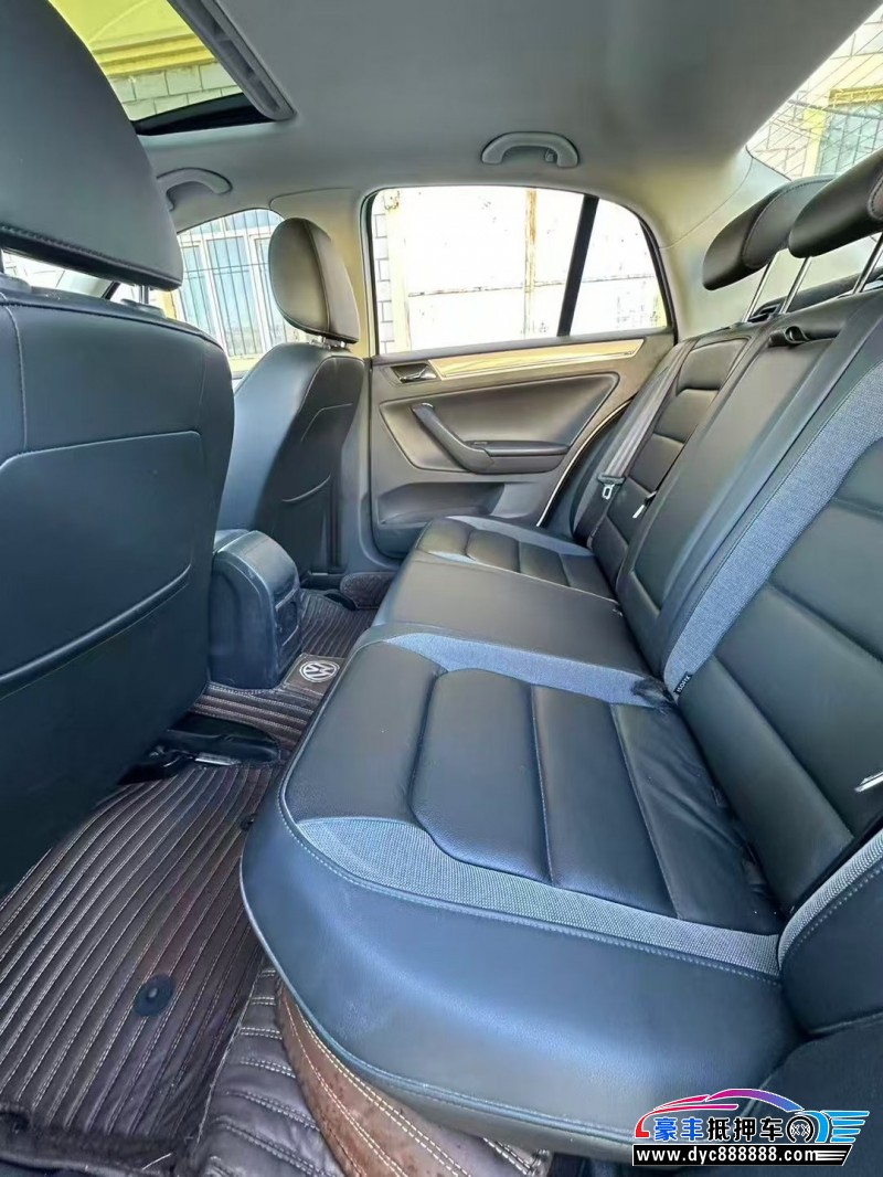 15年大众宝来轿车抵押车出售