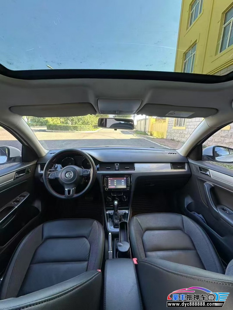 15年大众宝来轿车抵押车出售