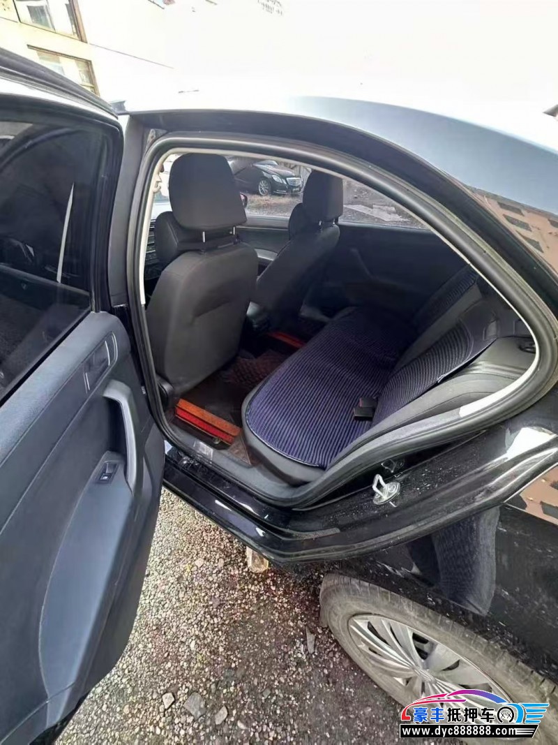 22年大众桑塔纳轿车抵押车出售