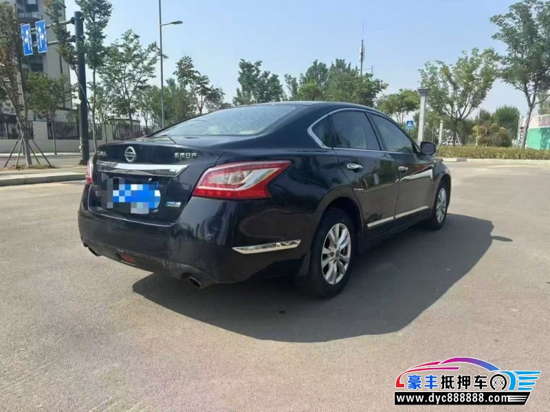 14年日产天籁轿车抵押车出售