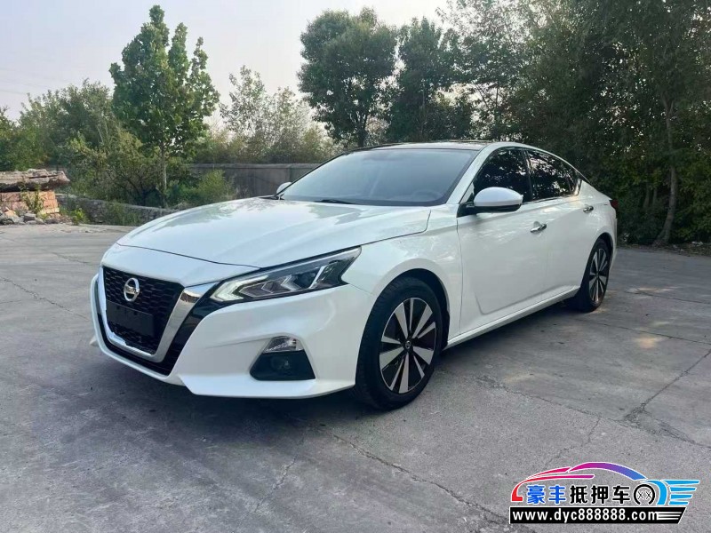 22年日产天籁轿车抵押车出售