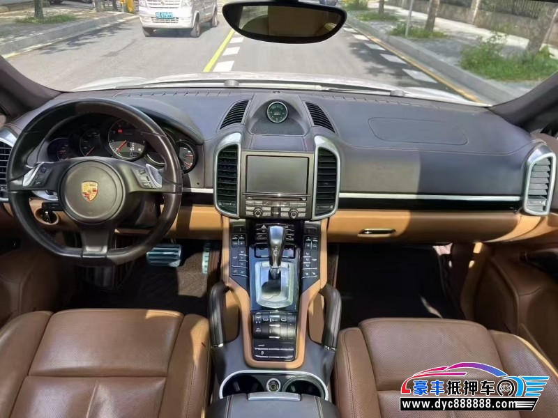 14年保时捷卡宴轿车抵押车出售