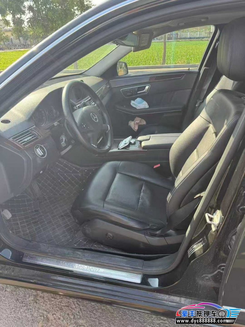 13年奔驰E轿车抵押车出售