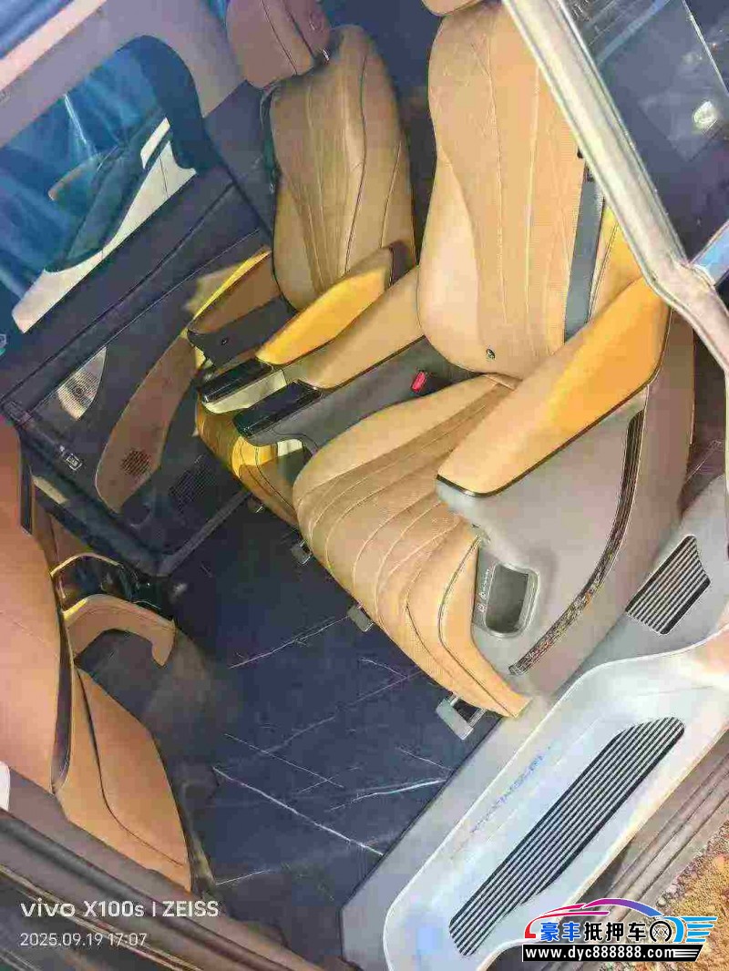 24年腾势D9轿车抵押车出售