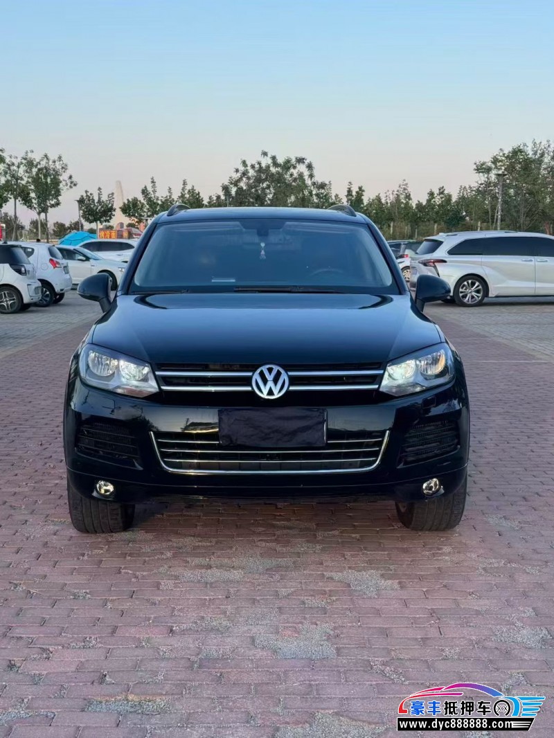 13年大众途锐轿车抵押车出售