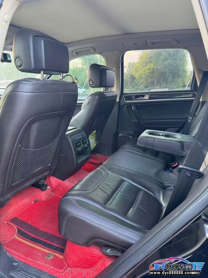 13年大众途锐轿车抵押车出售