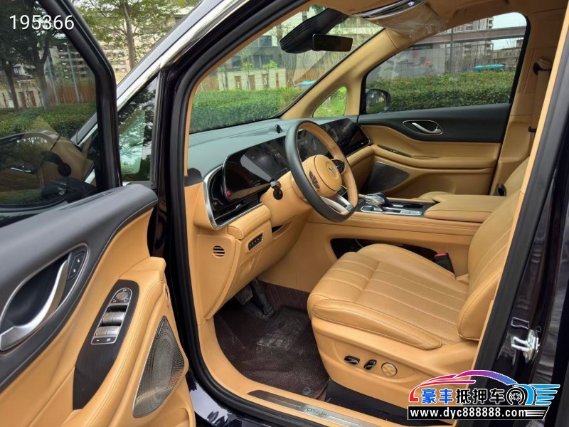 24年岚图梦想家轿车抵押车出售