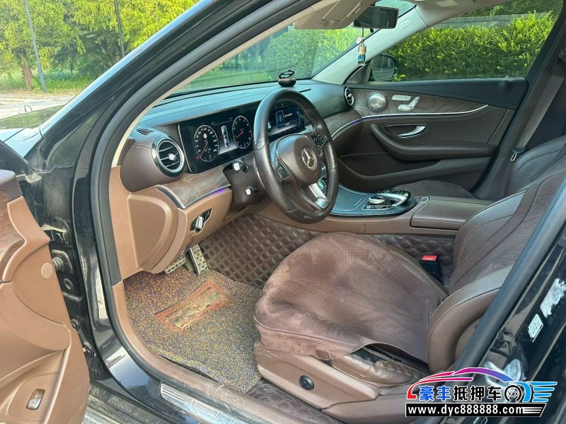 17年奔驰E轿车抵押车出售