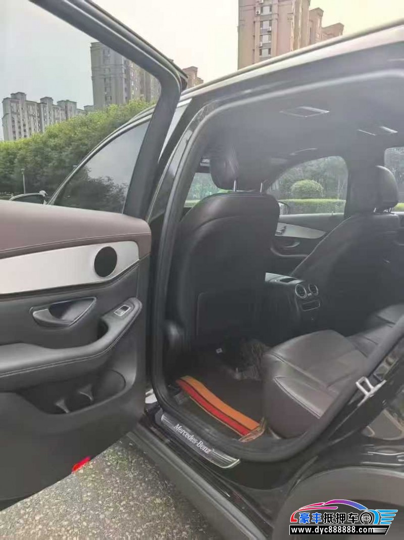 20年奔驰GLC轿车抵押车出售