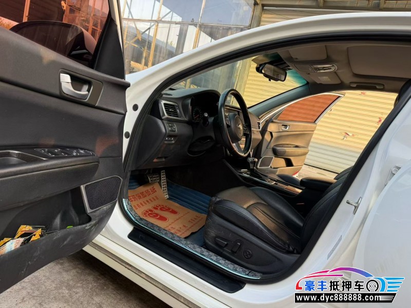 19年起亚K5轿车抵押车出售