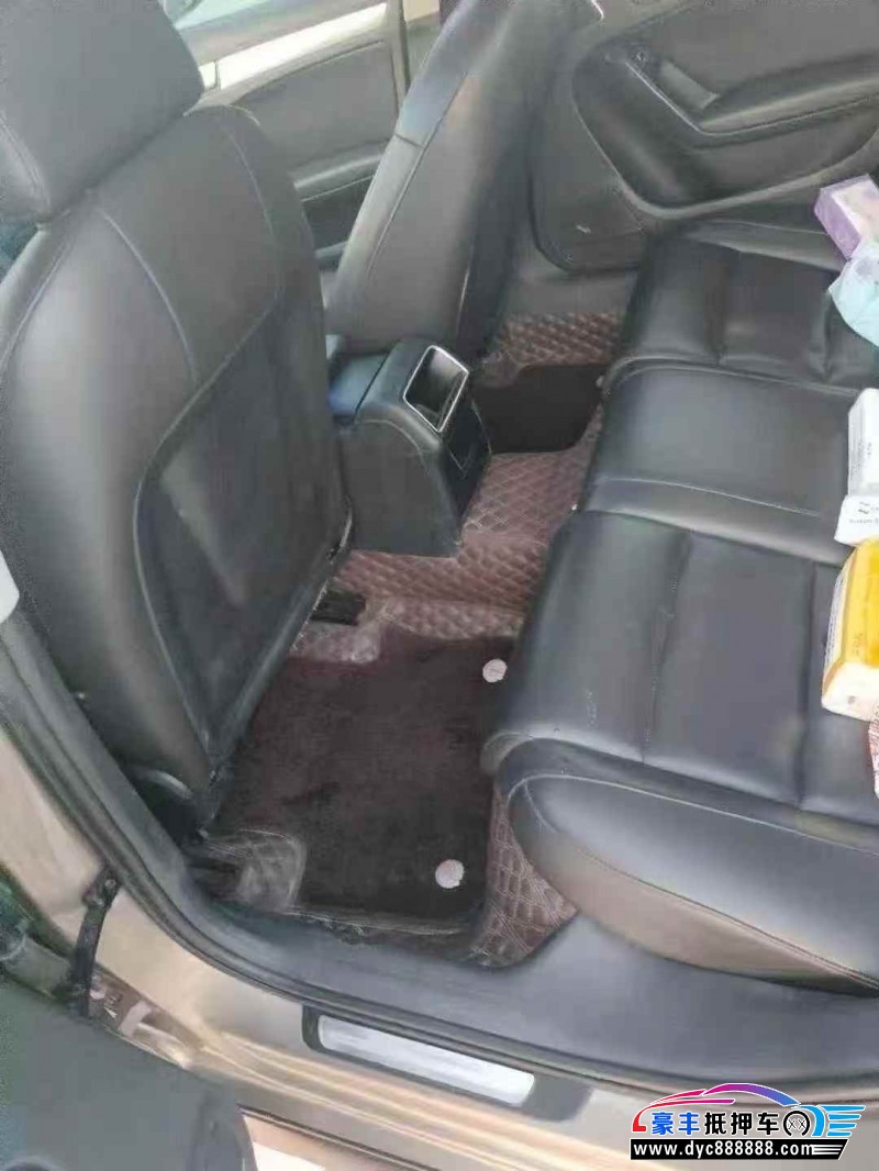 14年奥迪A4L轿车抵押车出售