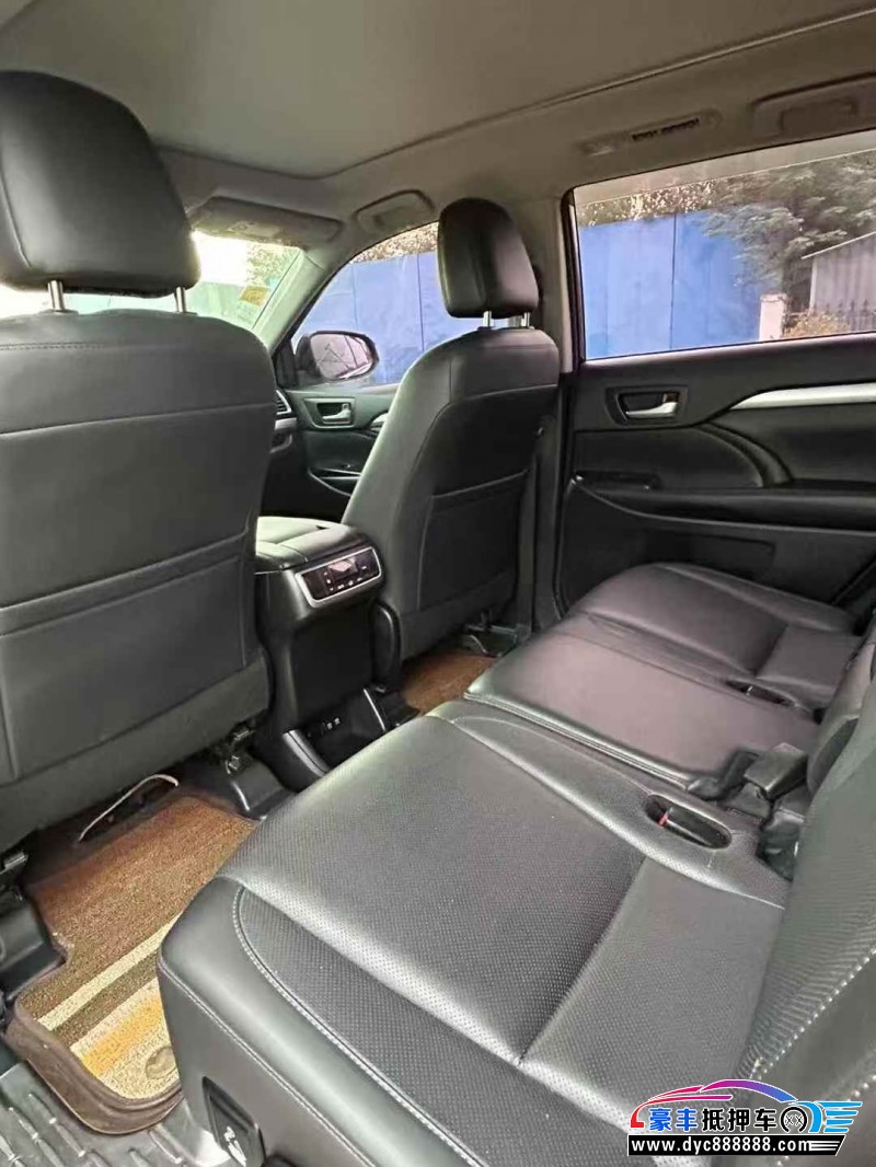 19年丰田汉兰达轿车抵押车出售