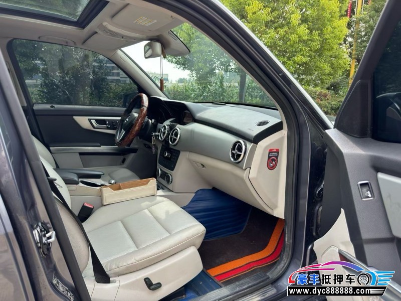 13年奔驰GLK轿车抵押车出售