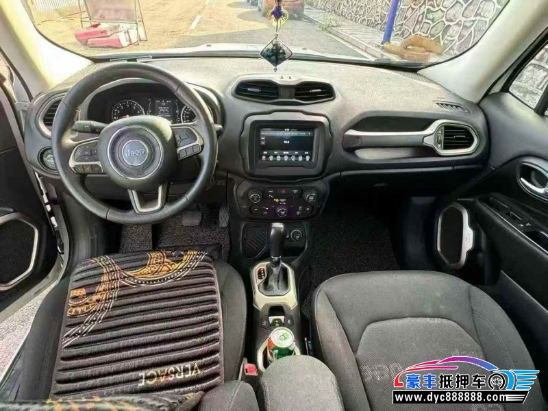 19年Jeep自由侠轿车抵押车出售