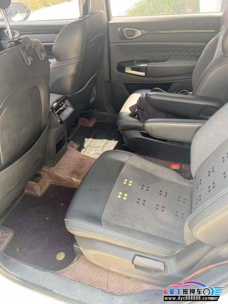 19年宝骏宝骏RM5轿车抵押车出售