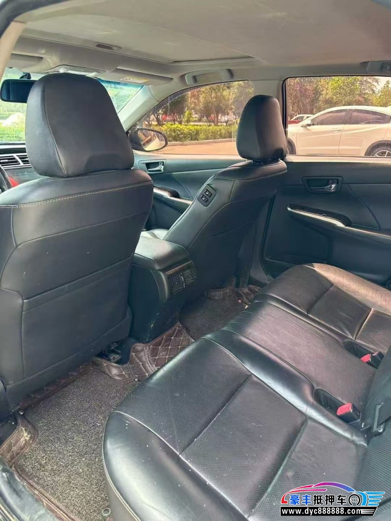 17年丰田凯美瑞轿车抵押车出售