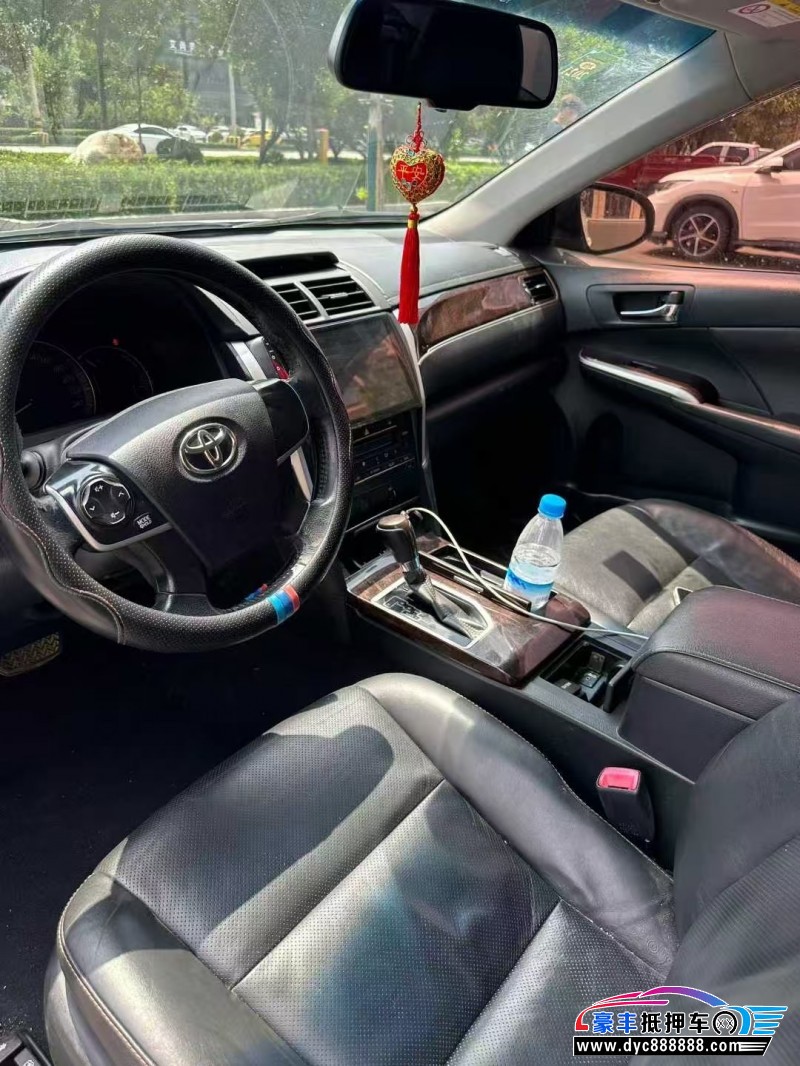 17年丰田凯美瑞轿车抵押车出售