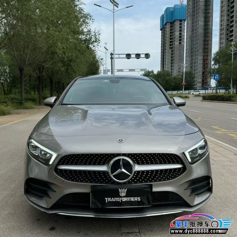 22年奔驰A轿车抵押车出售