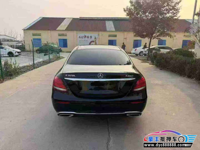 18年奔驰E轿车抵押车出售