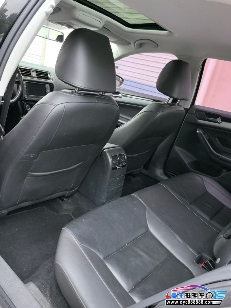 17年大众速腾轿车抵押车出售