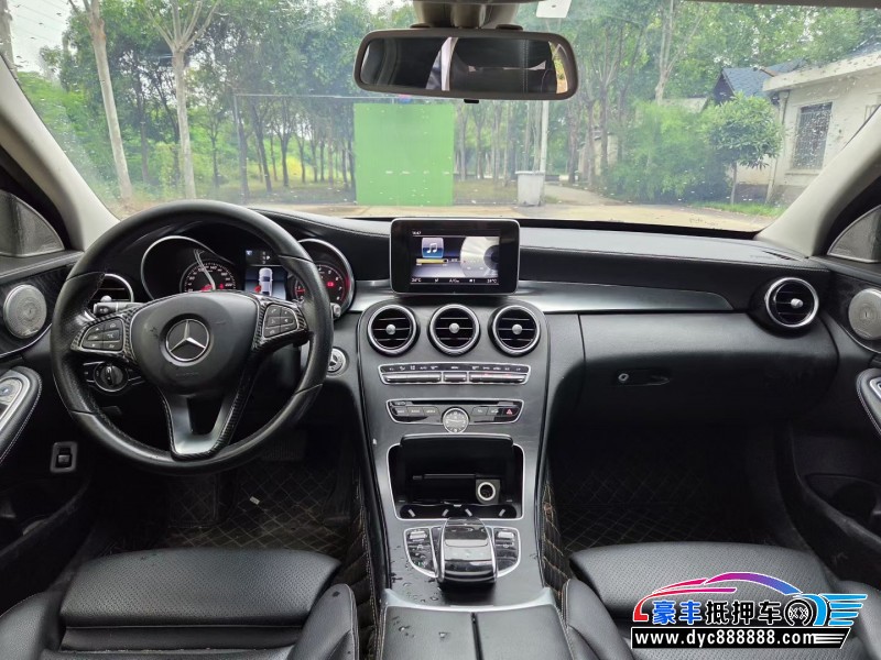 18年奔驰C轿车抵押车出售