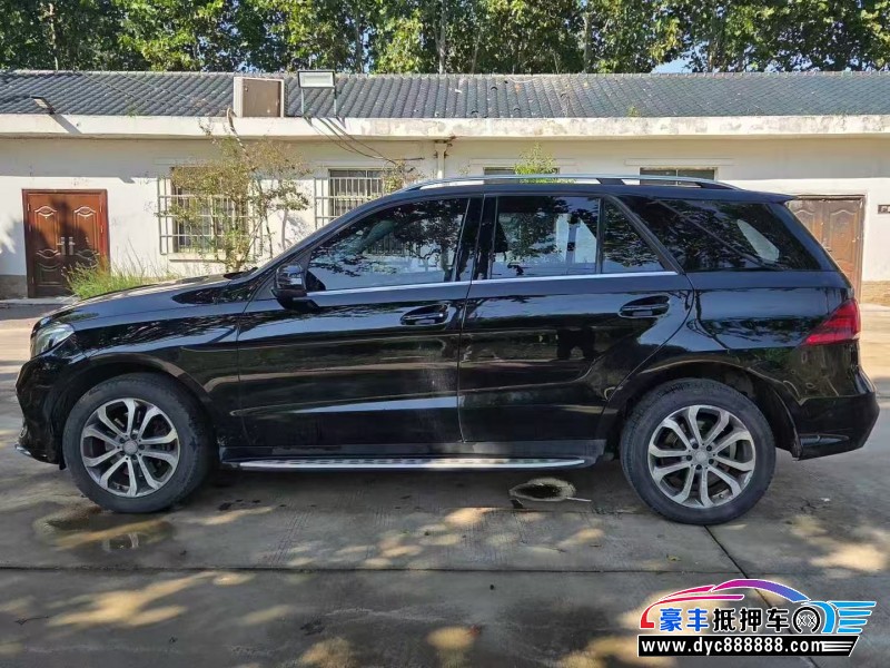 16年奔驰GLE轿车抵押车出售