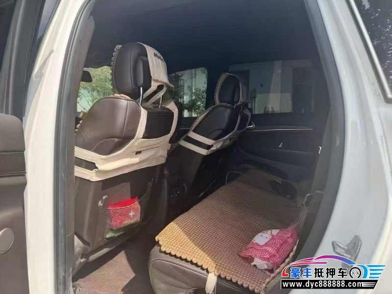 14年Jeep大切诺基轿车抵押车出售