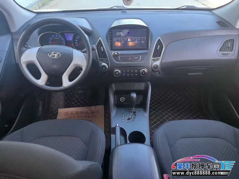 16年现代ix35轿车抵押车出售