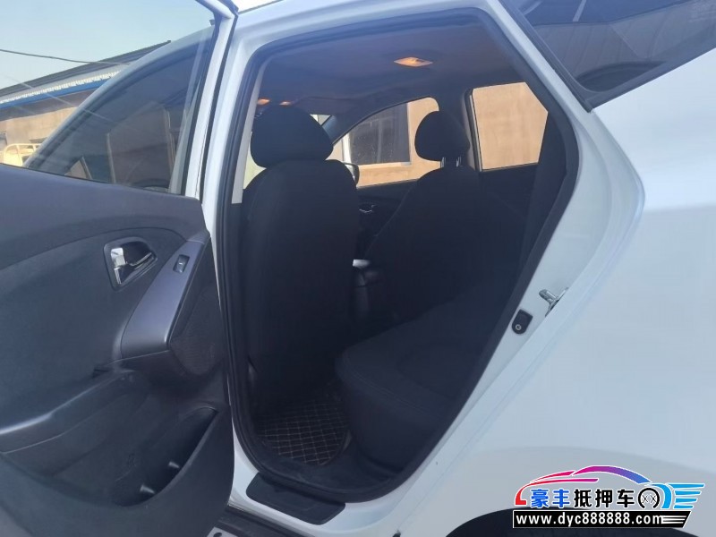 16年现代ix35轿车抵押车出售