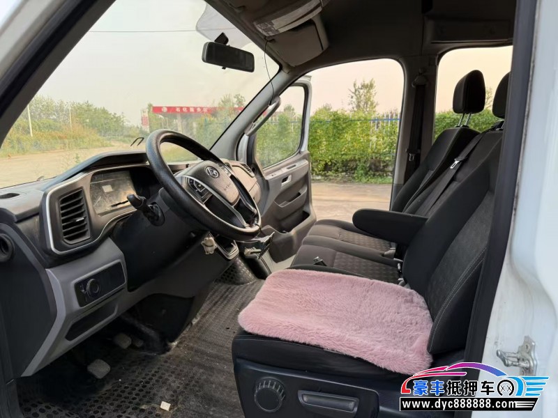 22年上汽大通V80微面抵押车出售