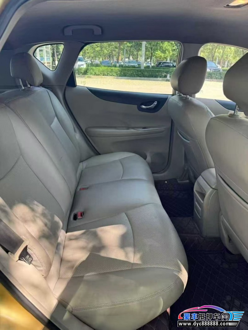 14年日产骐达轿车抵押车出售