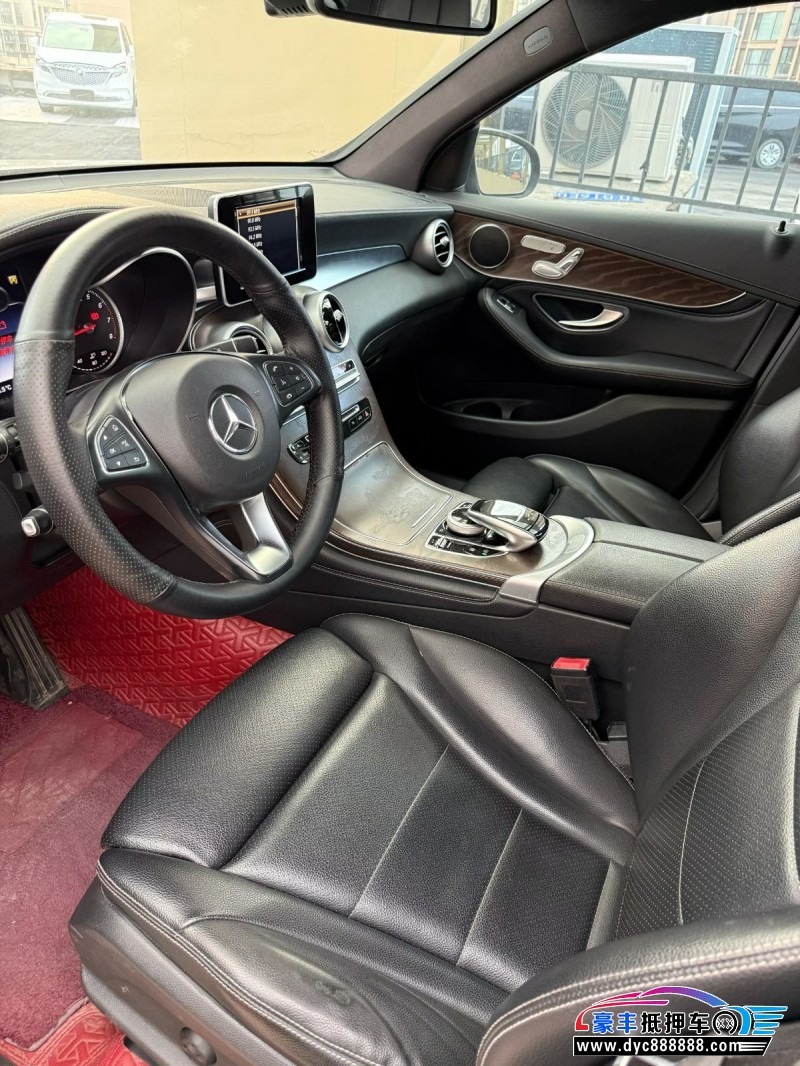 19年奔驰GLC轿车抵押车出售