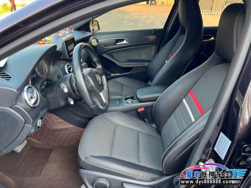 15年奔驰A轿车抵押车出售