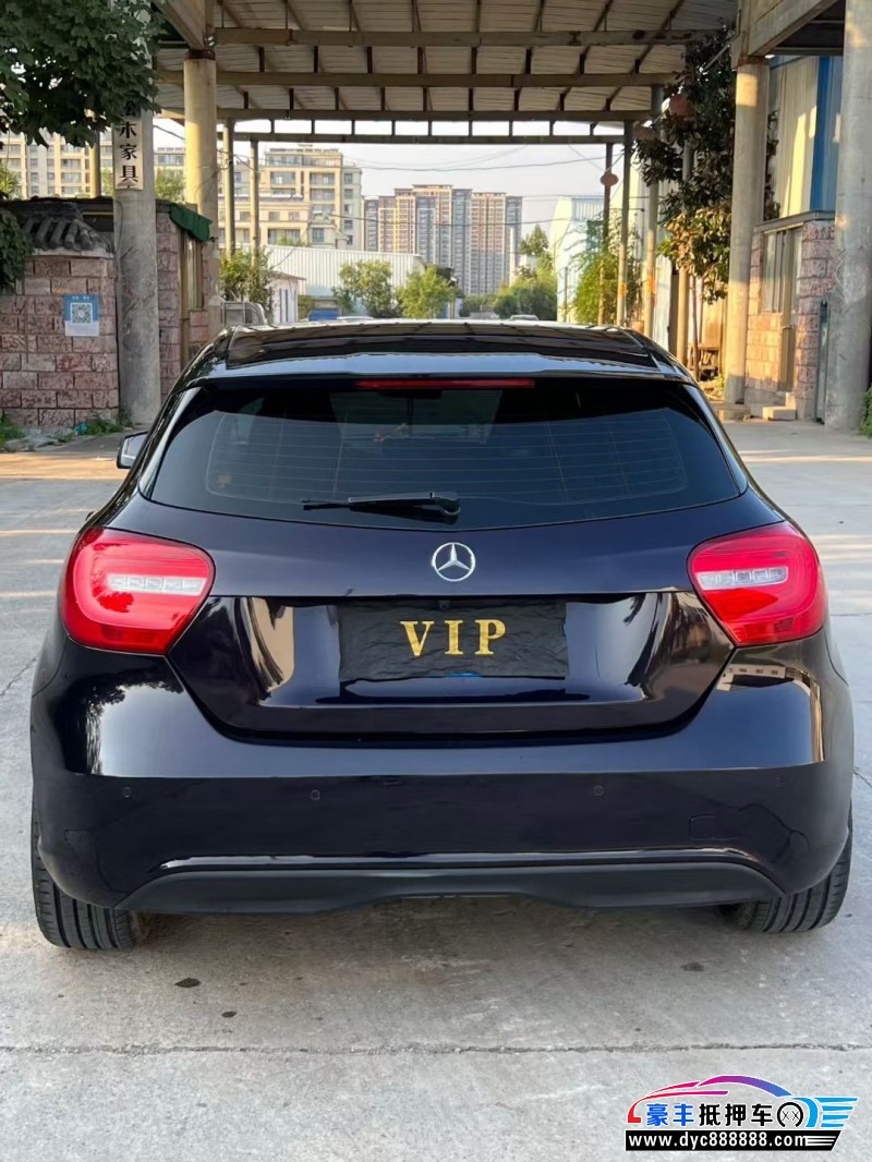 15年奔驰A轿车抵押车出售