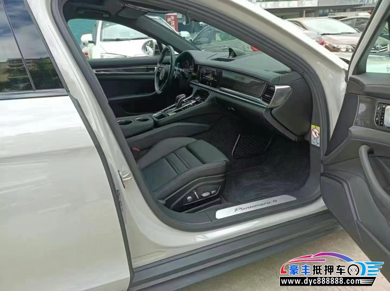 22年保时捷帕纳梅拉轿车抵押车出售