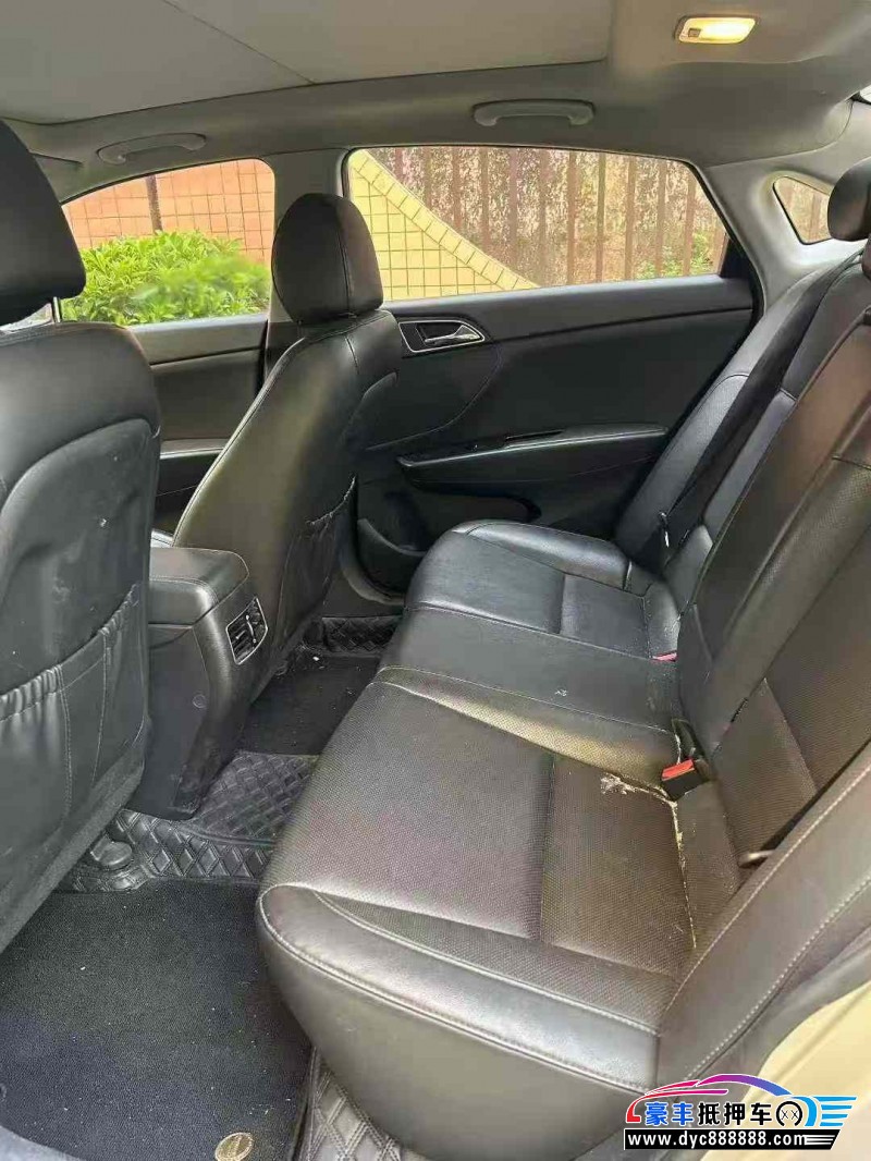 14年现代名图轿车抵押车出售