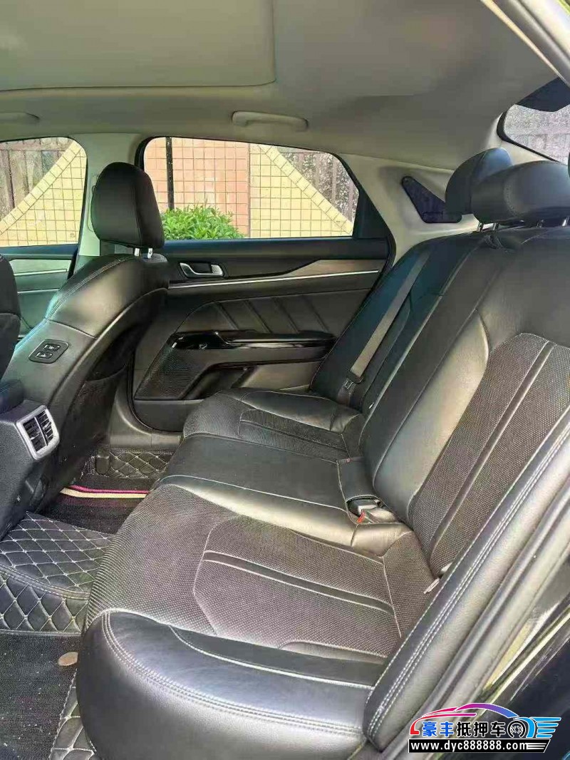 21年起亚K5轿车抵押车出售