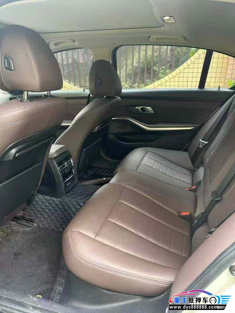 20年宝马3系轿车抵押车出售