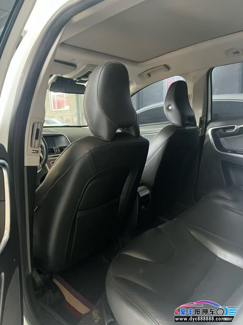 17年沃尔沃XC60轿车抵押车出售