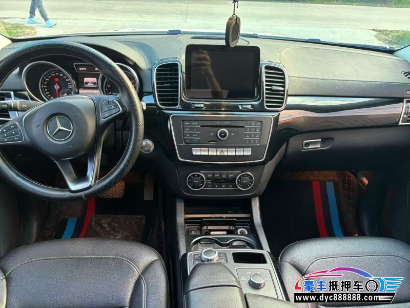 17年奔驰GLE轿车抵押车出售