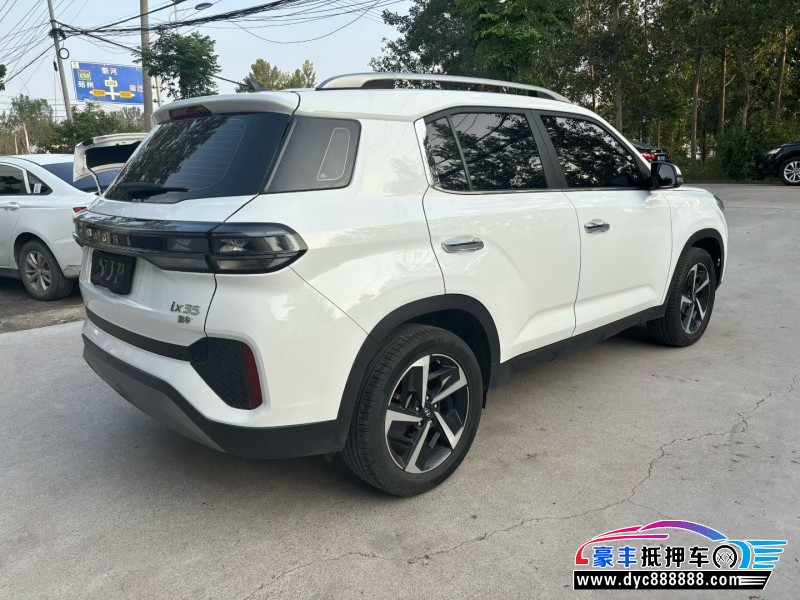 22年现代ix35轿车抵押车出售