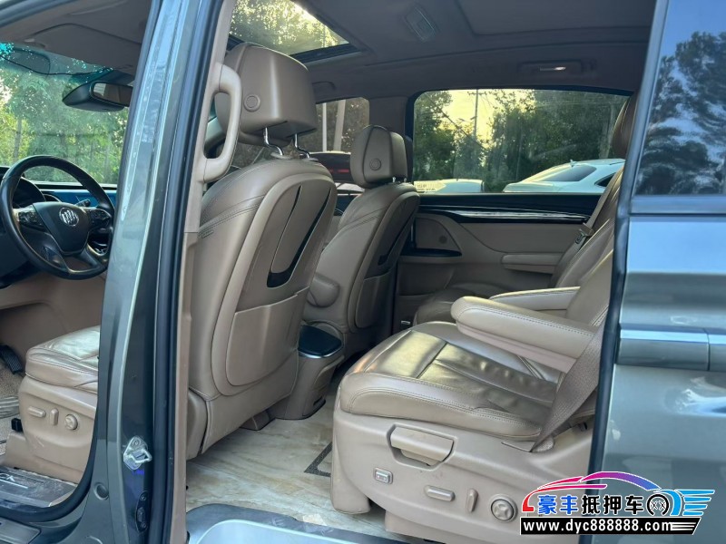 18年别克GL8轿车抵押车出售